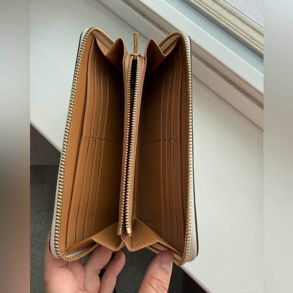 Coach Ivory Leather Wristlet with Gold Accents - Picture 3 of 5